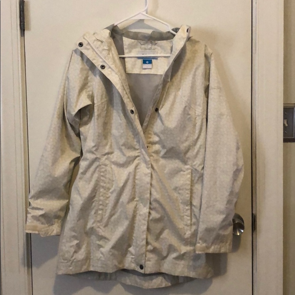 Columbia rain coat